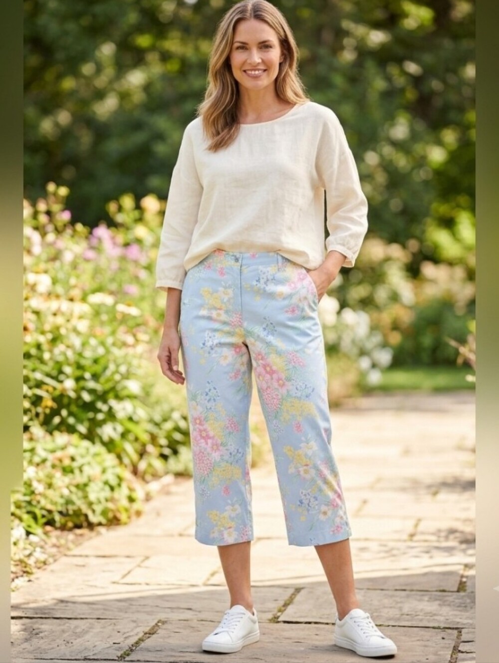 Jones New York Light Blue Floral Stretch  Cotton  Cropped Pants
